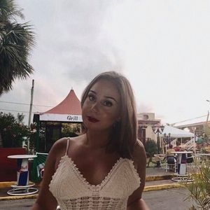 Meet your Posher, Camille